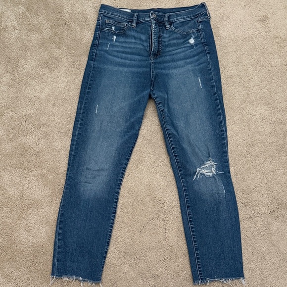 GAP Women's Cropped Distressed Blue Jeans - Picture 1 of 3